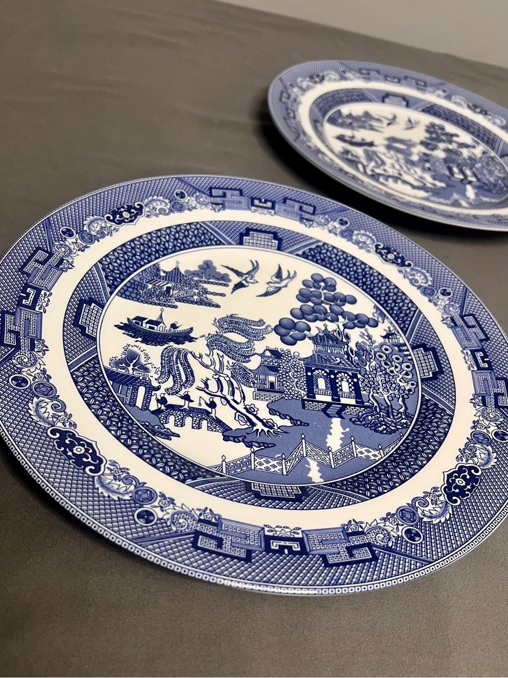 Johnson Bros Set Of 3 Blue Willow Dinner Plates 10.5” Chinese Love Story DS/MS